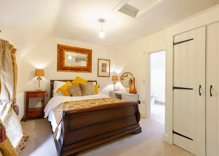 Dorney Windsor Legoland 5 Star Stay For Upto 14 Guests